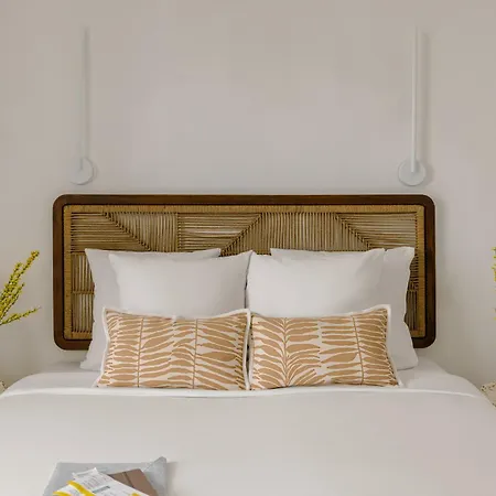 Hotel Yelo Lumiere Powered By Sonder 4*
