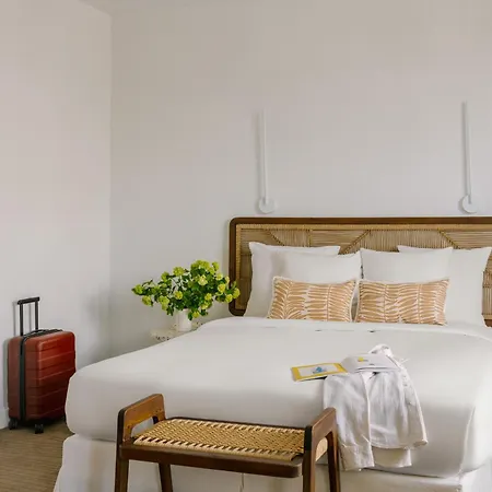 Yelo Lumiere Powered By Sonder Hotel