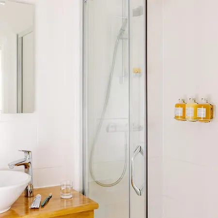Yelo Lumiere Powered By Sonder 4*