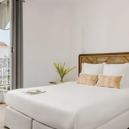 Yelo Lumiere Powered By Sonder Hotel 4*