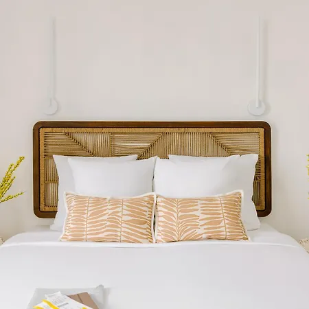 Hotel Yelo Lumiere Powered By Sonder 4*